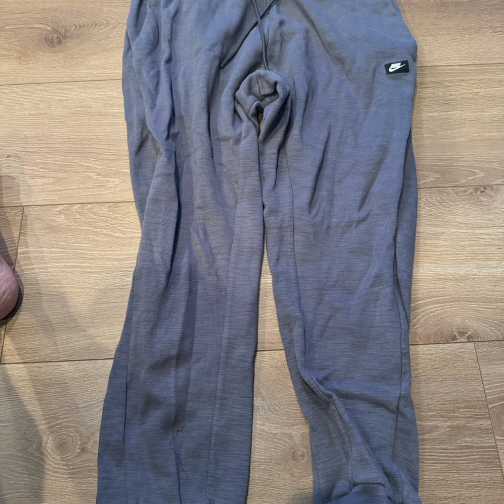Nike men’s sweat pants, size large